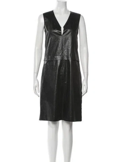 Pre-owned Vera Wang Silk Knee-length Dress In Gray