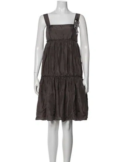 Pre-owned Vera Wang Silk Knee-length Dress In Gray