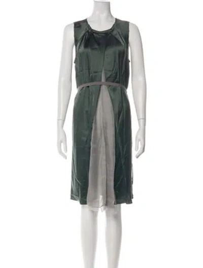 Pre-owned Vera Wang Silk Knee-length Dress In Green