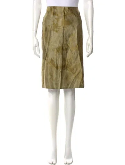 Pre-owned Vera Wang Silk Knee-length Skirt In Gold