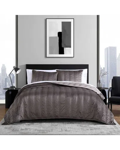 VERA WANG VERA WANG VELVET LINEAR STITCH REVERSIBLE QUILT SET