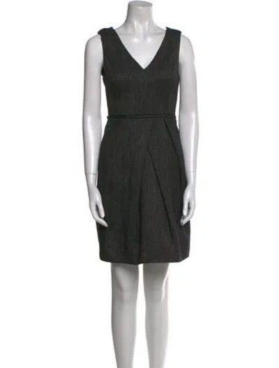 Pre-owned Vera Wang V-neck Knee-length Dress In Black