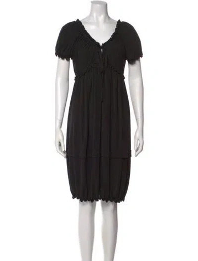 Pre-owned Vera Wang V-neck Knee-length Dress In Black