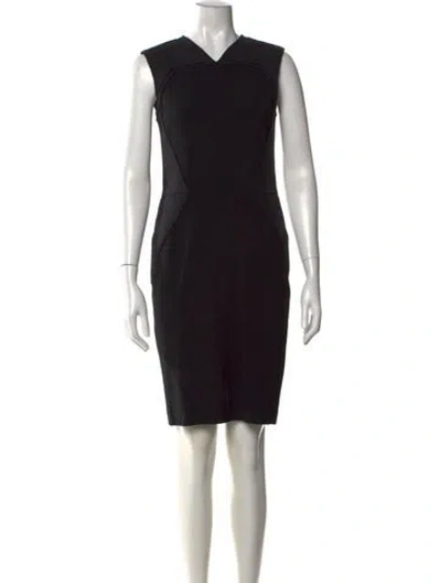 Pre-owned Vera Wang V-neck Knee-length Dress In Black