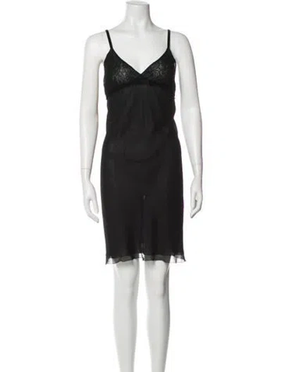 Pre-owned Vera Wang V-neck Knee-length Dress In Gray