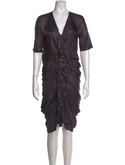 Pre-owned Vera Wang V-neck Knee-length Dress In Purple