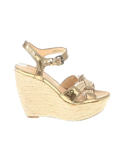 Pre-owned Vera Wang Wedges In Gold