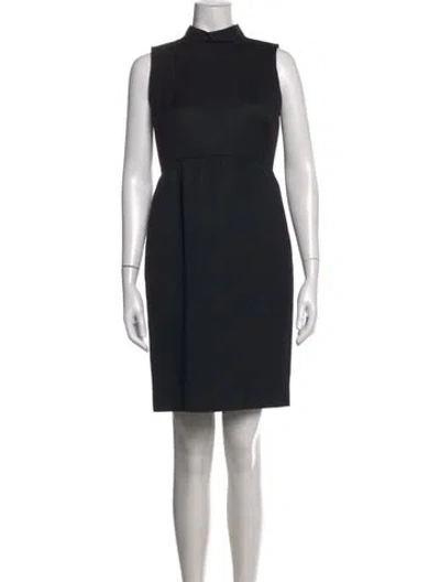 Pre-owned Vera Wang Wool Knee-length Dress In Black