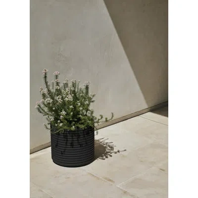 Veradek Mod Series Short Planter In Black
