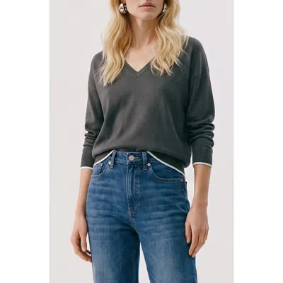 Vero Moda Bella Two-way V-neck Sweater In Green