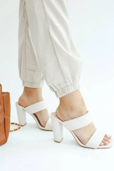 Verona Collection Sarah Heels In Bone In Beige