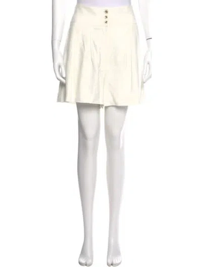 Pre-owned Veronica Beard Knee-length Shorts In Neutral