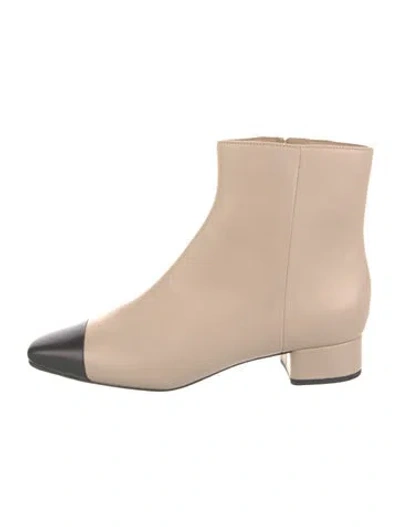 Pre-owned Veronica Beard Leather Boots In Neutral