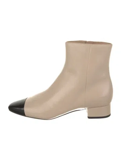 Pre-owned Veronica Beard Leather Boots In Neutral