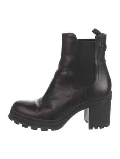 Pre-owned Veronica Beard Leather Chelsea Boots In Black