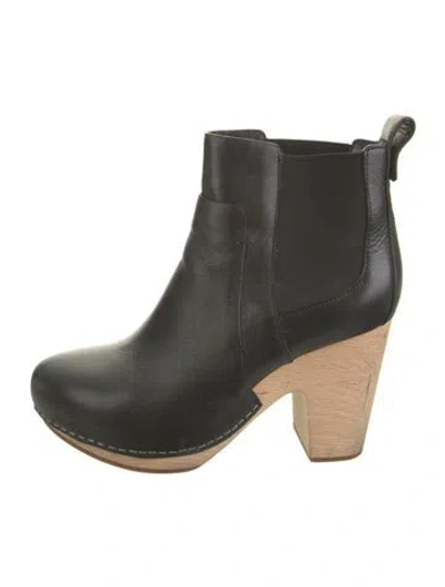 Pre-owned Veronica Beard Leather Chelsea Boots In Black