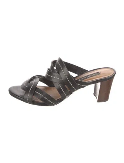 Pre-owned Veronica Beard Leather Slides In Black