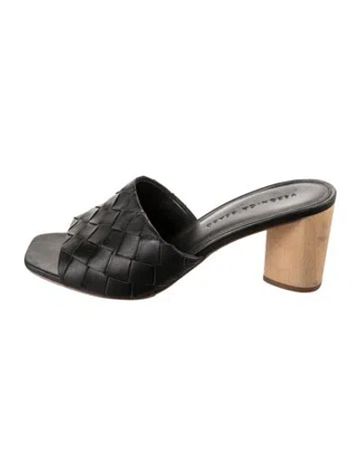 Pre-owned Veronica Beard Leather Slides In Black