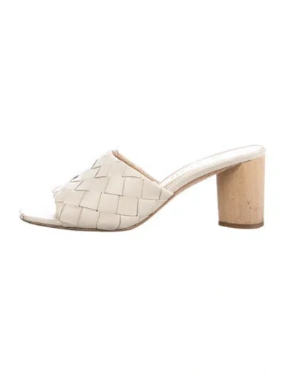 Pre-owned Veronica Beard Leather Slides In Neutral
