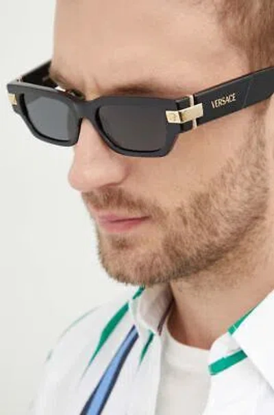 Pre-owned Versace 0ve4465f-gb1/87 Black Sunglasses In Gray