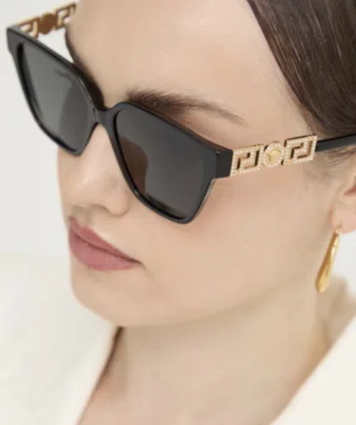Pre-owned Versace 0ve4471b-gb1/87 Black Sunglasses In Gray