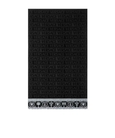 Versace Barocco-print Cotton Bath Towel In Black
