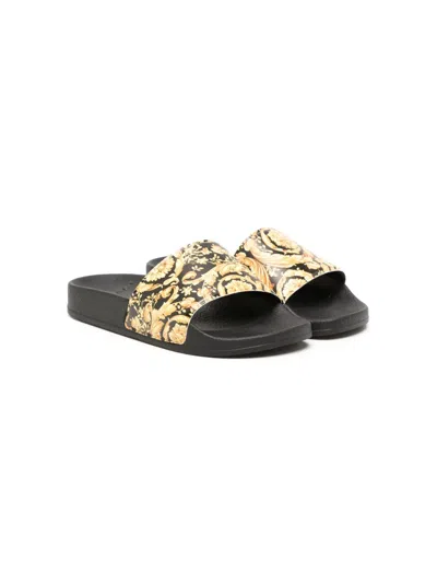Versace Kids' Baroque-pattern Slip-on Slippers In 黑色