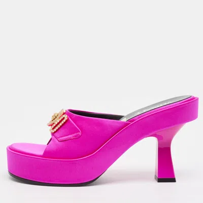 Pre-owned Versace Biggie Medusa Size 39 Fuchsia Satin Platform Slide Sandals In Pink