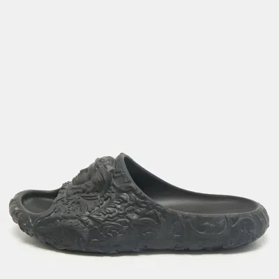 Pre-owned Versace Black Baroque Embossed Rubber Pool Slide Flats Size 42