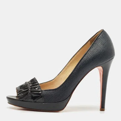 Pre-owned Versace Black Coated Raffia And Patent Leather Peep Toe Pumps Size 38