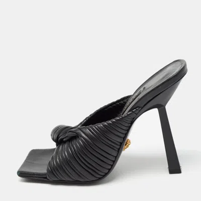 Pre-owned Versace Black Leather Plisse Slide Sandals Size 35