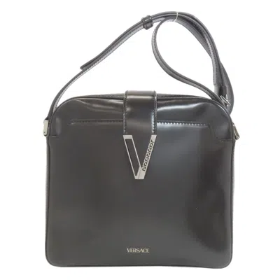 Pre-owned Versace Black Leather Shoulder Bag ()