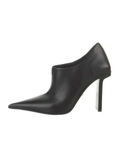 Pre-owned Versace Calfskin Pumps In Black