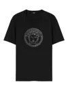 Versace Embellished Medusa T-shirt In Negro