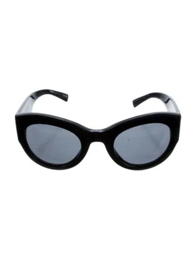 Pre-owned Versace Cat-eye Tinted Sunglasses In Black