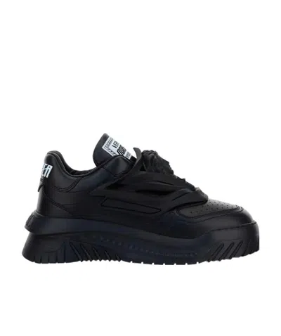 Versace Chain Reaction Low-top Sneakers In Black