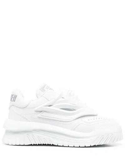Versace Chain Reaction 厚底运动鞋 In White