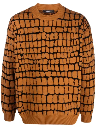 Versace Crocodile-pattern Cable-knit Jumper In Schwarz