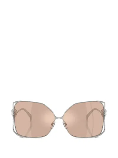 Versace Geometric Logo Sunglasses In Metallic