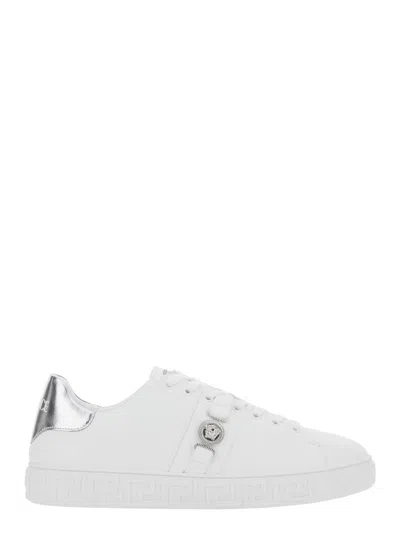 VERSACE WHITE LOW TOP SNEAKERS WITH CONTRASTING HEEL WITH LOGO LETTERING AND MEDUSA PLAQUE IN TECH FABRIC MA