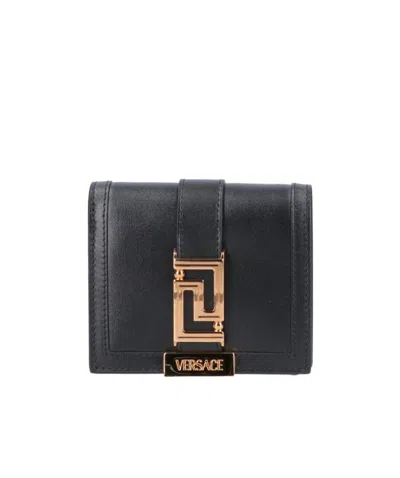 Versace Greca-plaque Detail Wallet In Black