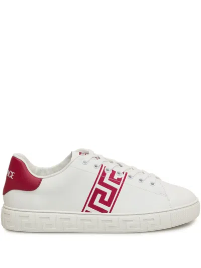 Versace Greca-print Trainers In Weiss