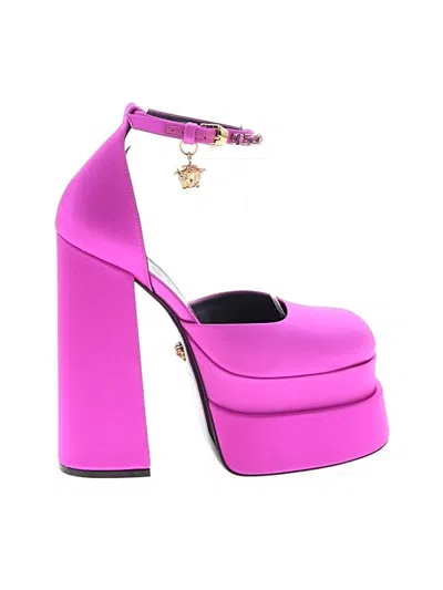 Pre-owned Versace Heels In Pink