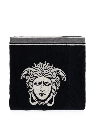Versace Home 자카드 메두사 헤드 바스 타월 In Black