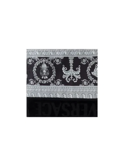 Versace Home Pattern Towel In Black