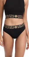 Versace Slip A Vita Alta Con Dettaglio Greca E Medusa In Cotone Stretch Nero Donna In Black