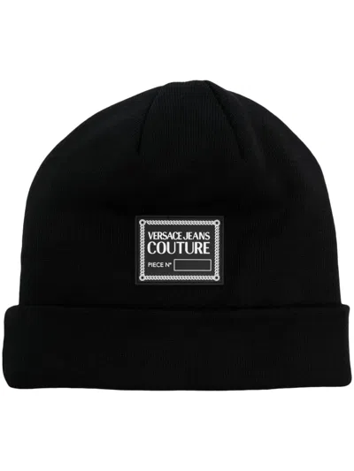 Versace Jeans Couture Logo-patch Turn-up Brim Beanie In Schwarz