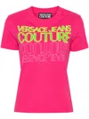 Versace Jeans Couture T-shirt Mit Logo-print In Rosa