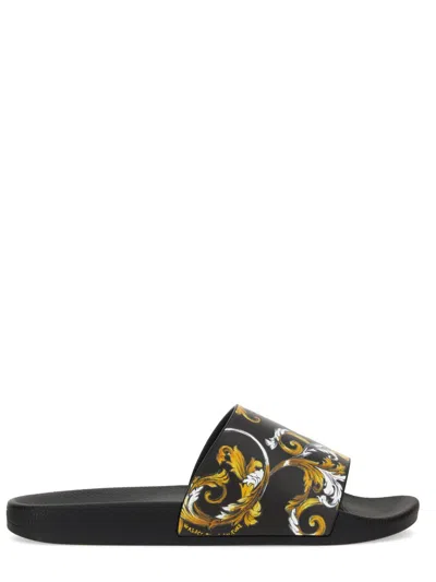 Versace Jeans Couture Sandalo Slide Con Logo In Black