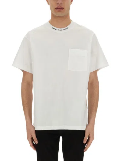 VERSACE JEANS COUTURE VERSACE JEANS COUTURE T-SHIRT WITH LOGO ON THE COLLAR